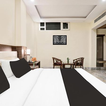 Super Townhouse Kankarbagh Formerly Kunwar Alcajars Patna  Exteriör bild