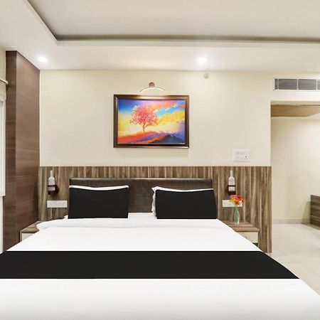 Super Townhouse Kankarbagh Formerly Kunwar Alcajars Patna  Exteriör bild