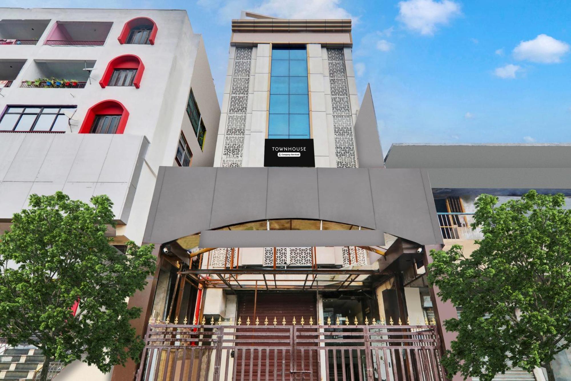 Super Townhouse Kankarbagh Formerly Kunwar Alcajars Patna  Exteriör bild