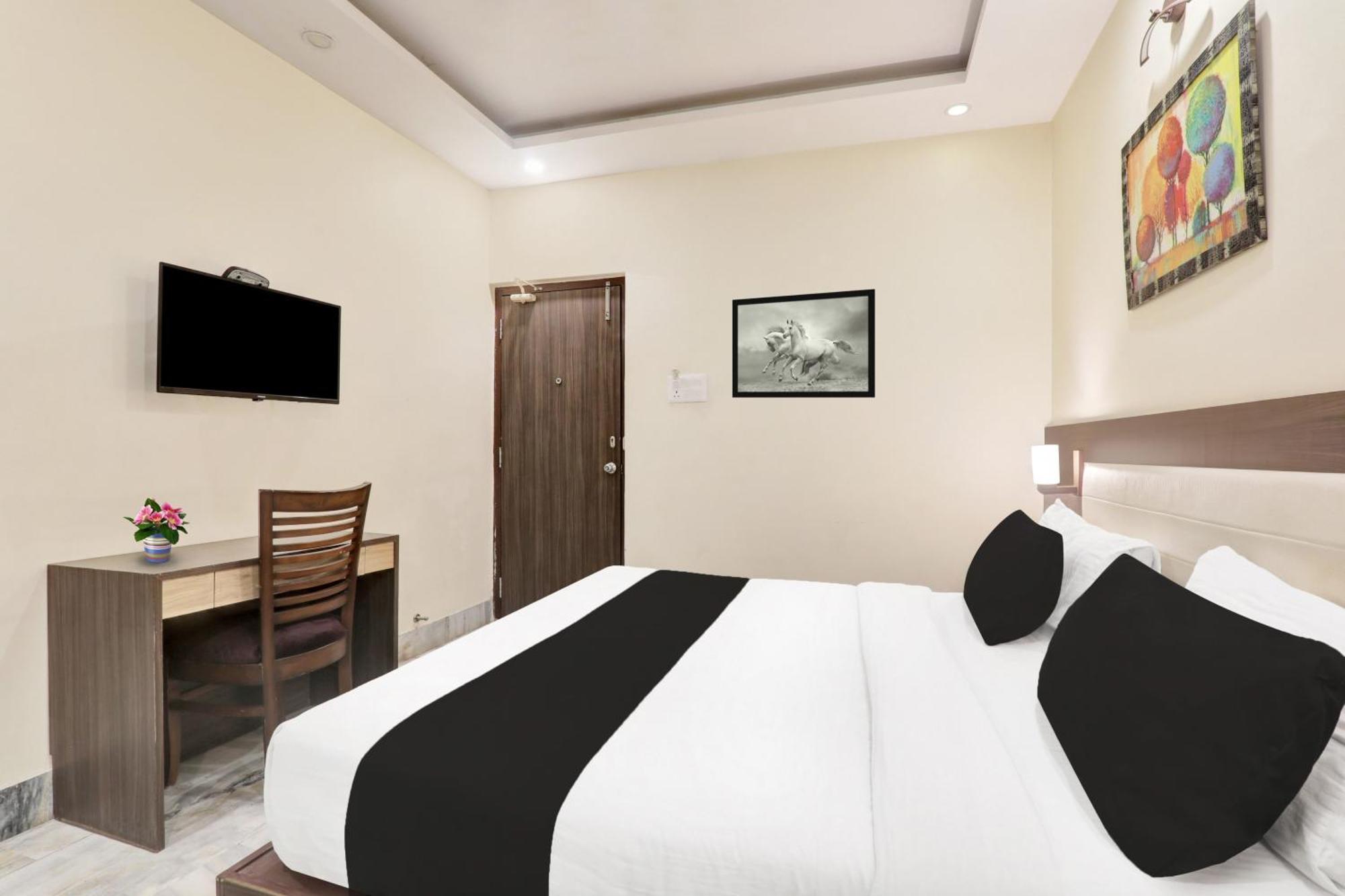 Super Townhouse Kankarbagh Formerly Kunwar Alcajars Patna  Exteriör bild