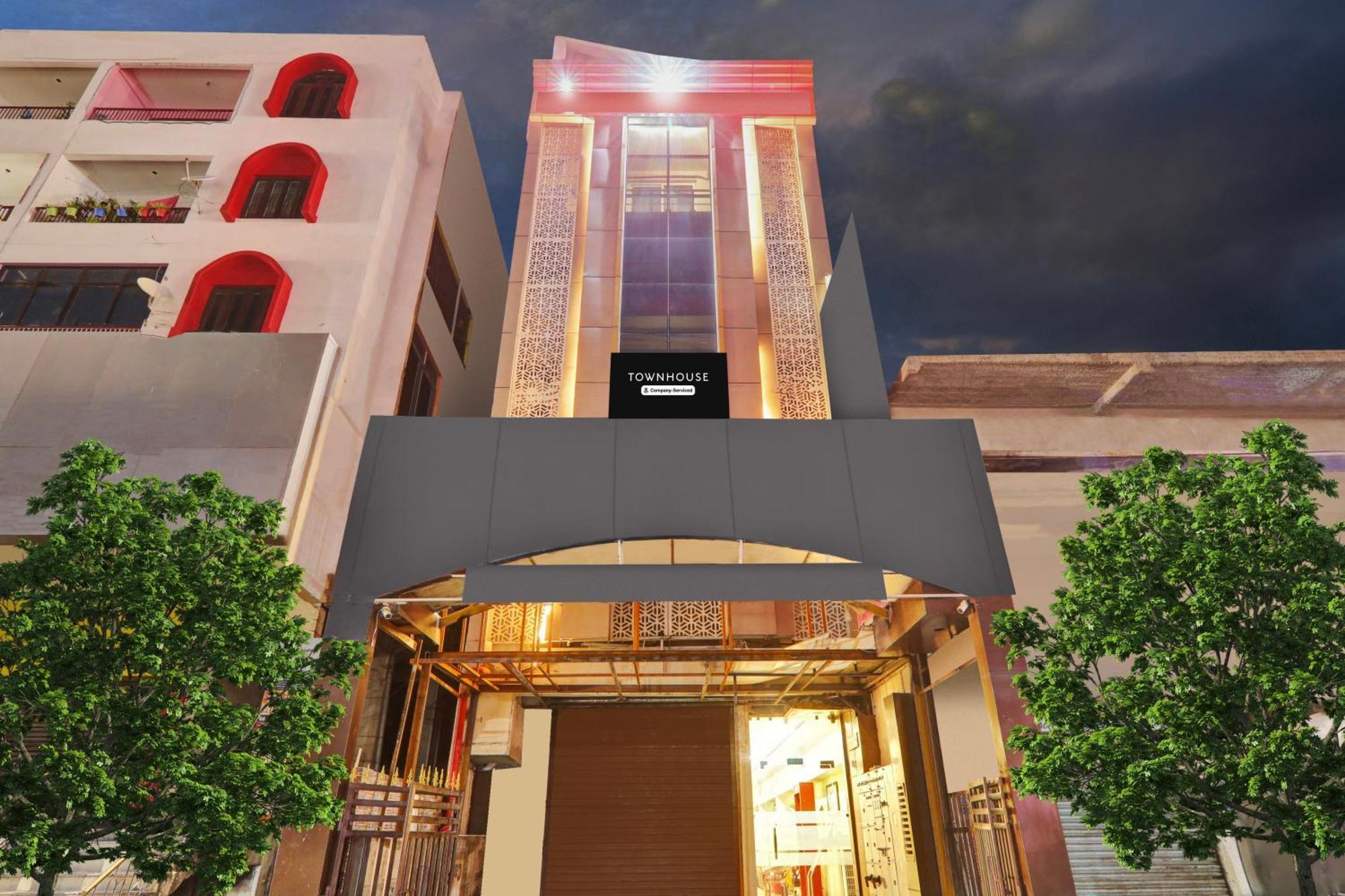 Super Townhouse Kankarbagh Formerly Kunwar Alcajars Patna  Exteriör bild
