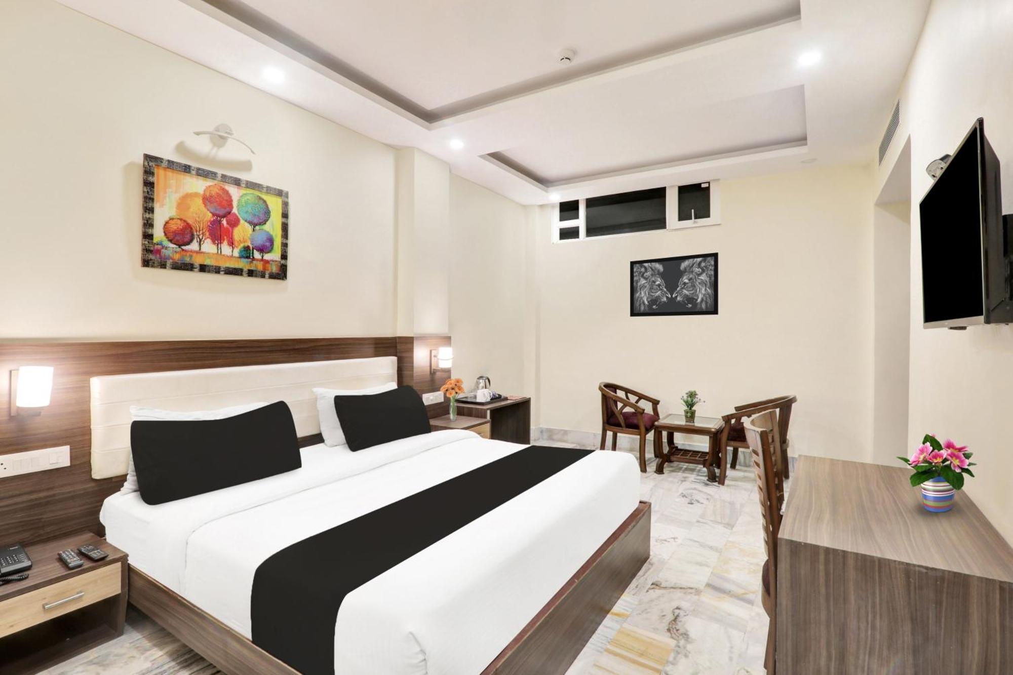 Super Townhouse Kankarbagh Formerly Kunwar Alcajars Patna  Exteriör bild