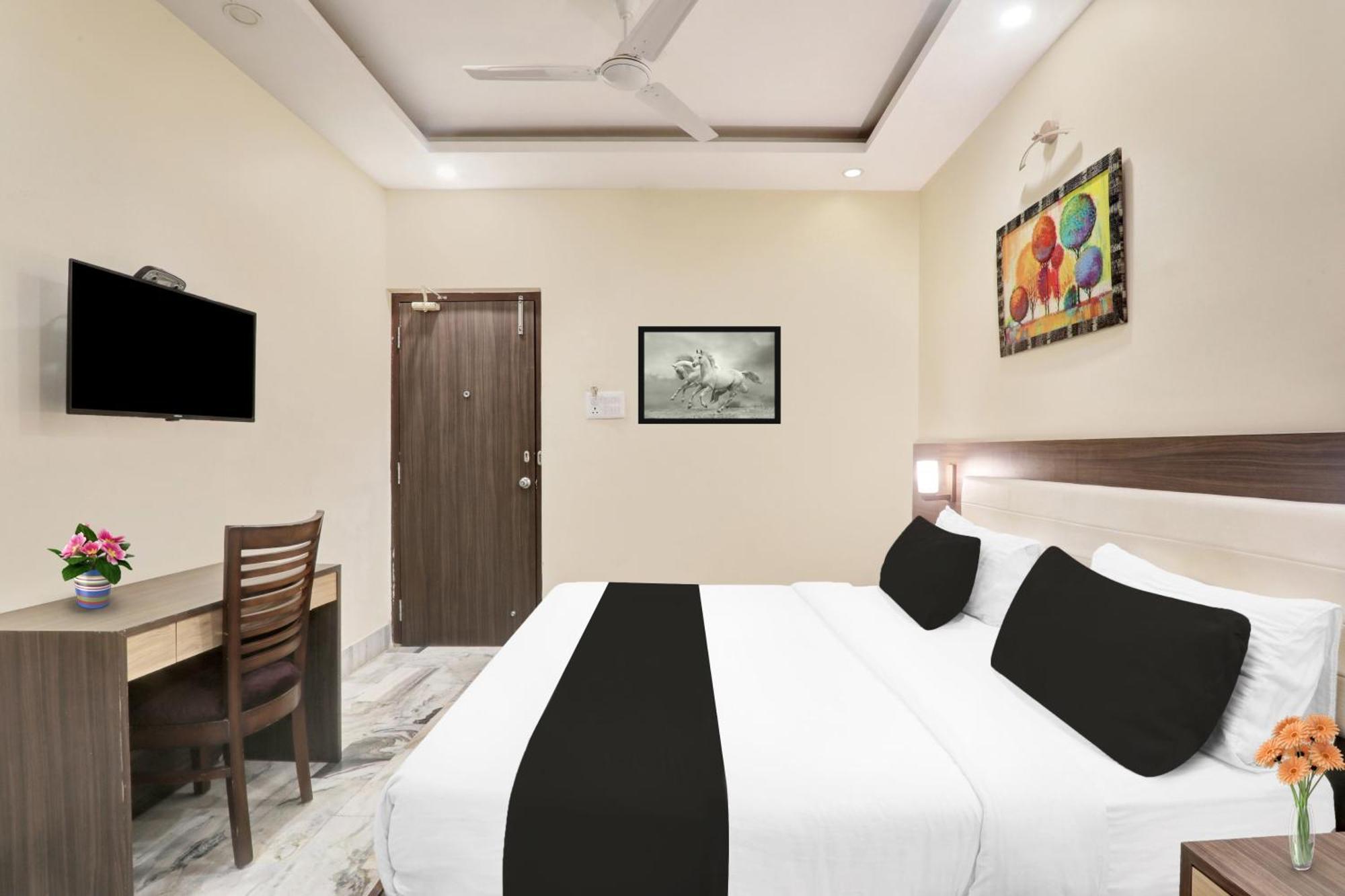 Super Townhouse Kankarbagh Formerly Kunwar Alcajars Patna  Exteriör bild